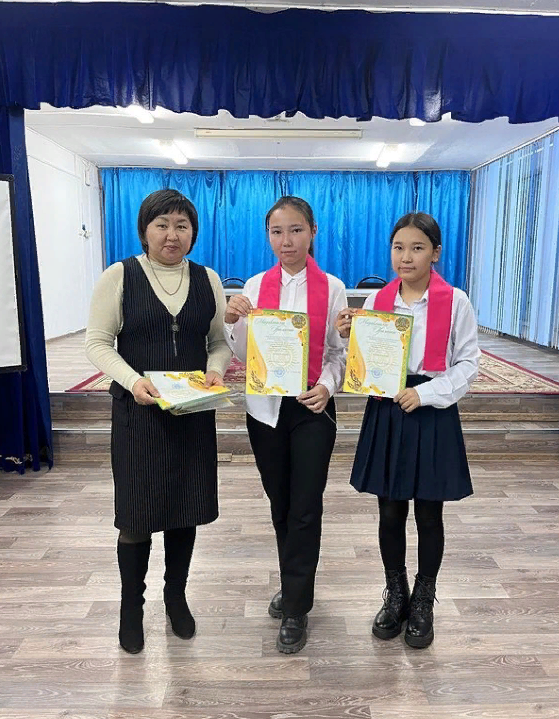 «Абай облысы ҚР көшбасшы өңірі бола алады» тақырыбында жалпы білім беретін мектептер арасында аудандық пікірсайыс турнирі өтті.