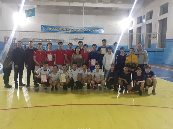 27.01.2023 волейболдан аудан чемпионаты 1- орын Өндіріс орта мектебі. Үздік ойыншы Ахметов Ерзат Жарыс жеңімпаздарымен жүлдегерлерін құттықтаймыз!!!