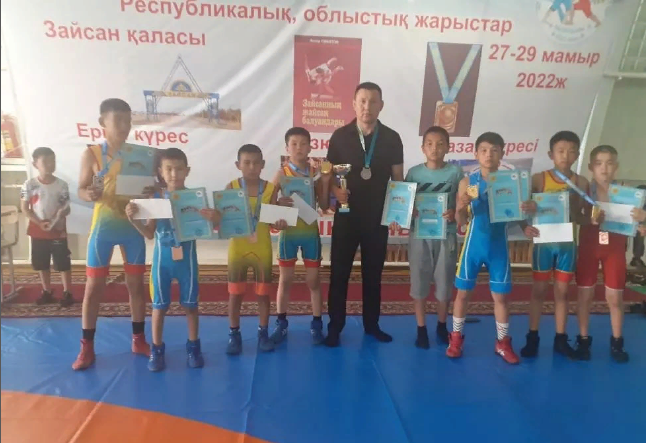 27-29.05.2022 Зайсан қаласы. Еркін күрестен жасөспірімдер арасында * Зайсанның жайсаң палуандары* жүлдесіне арналған облыстық турнир өтті.