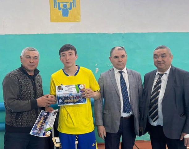 12 сәуір күні Жасөспірім ұлдар арасында Ерғалиев Нұрманды еске алуға арналған волейболдан ашық аудандық турнир өтті.